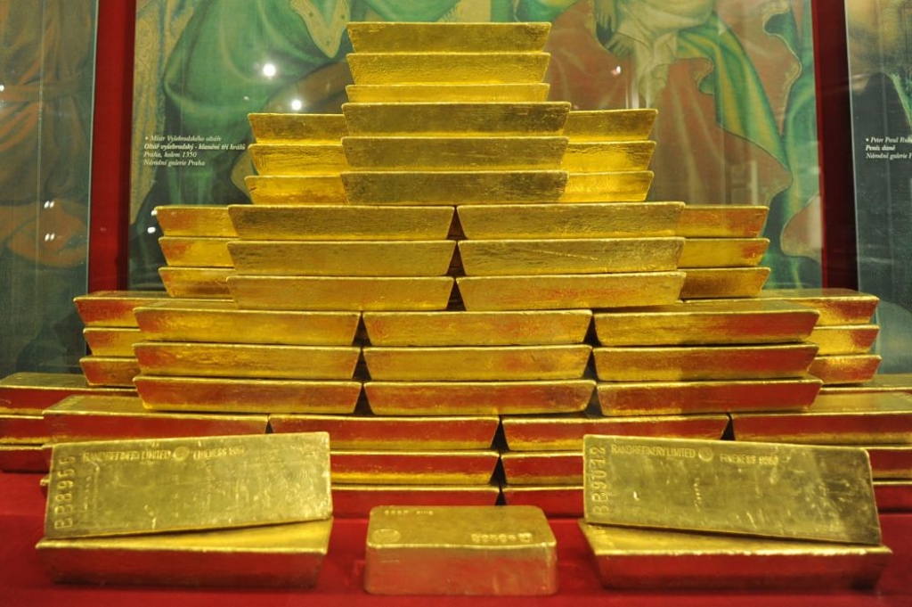 Zelta cena pārkāpj 1300 dolāru atzīmi