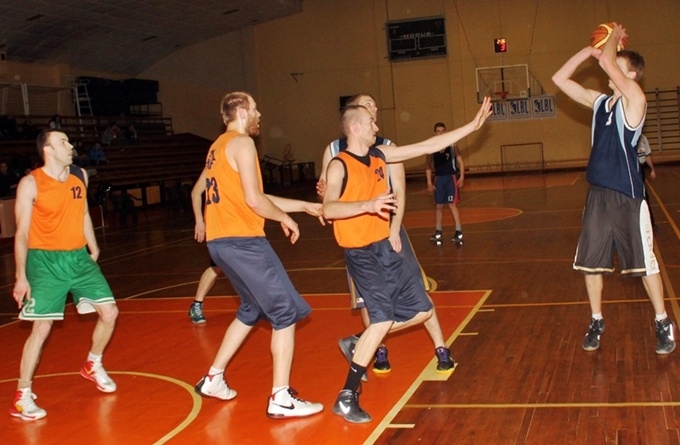 FOTO: Iecavas novada atklātā basketbola čempionāta fināls