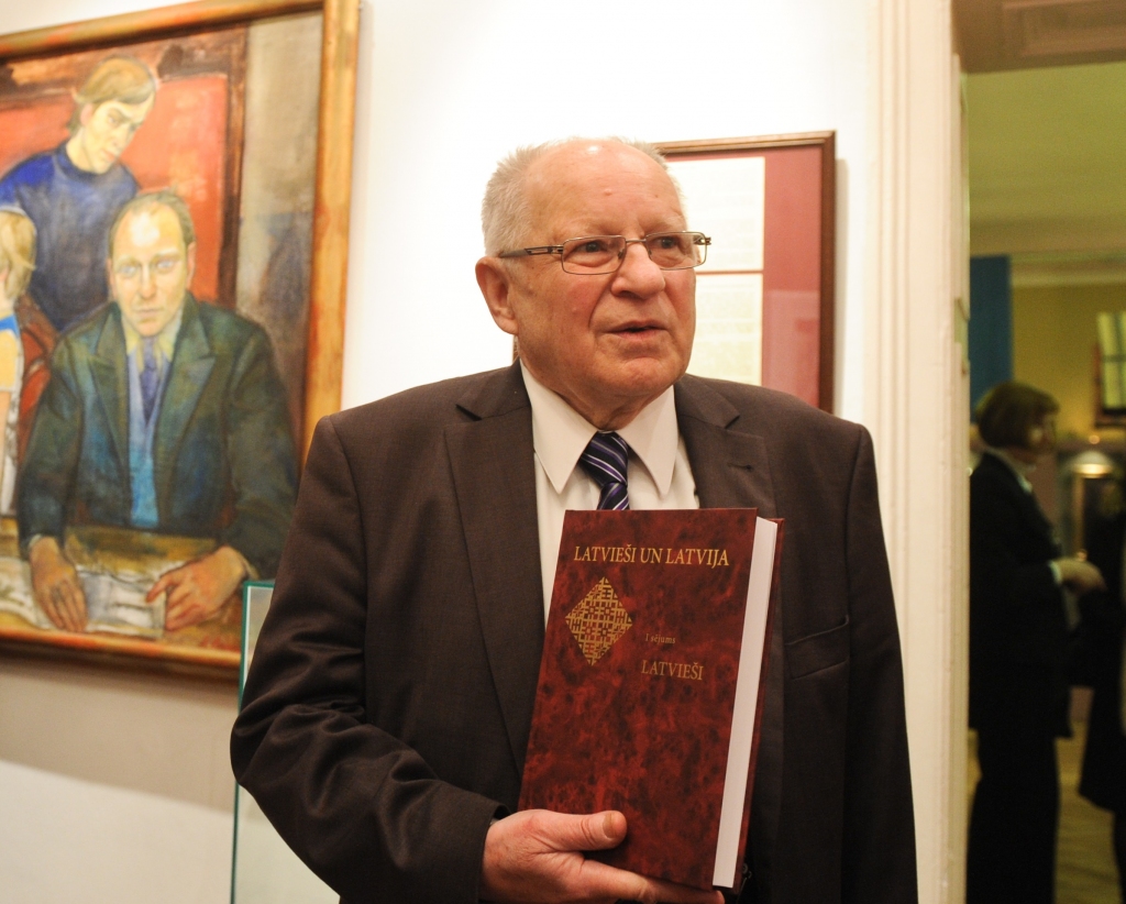 Nule iznākušais pētījums Latvieši un Latvija jau bibliogrāfisks retums