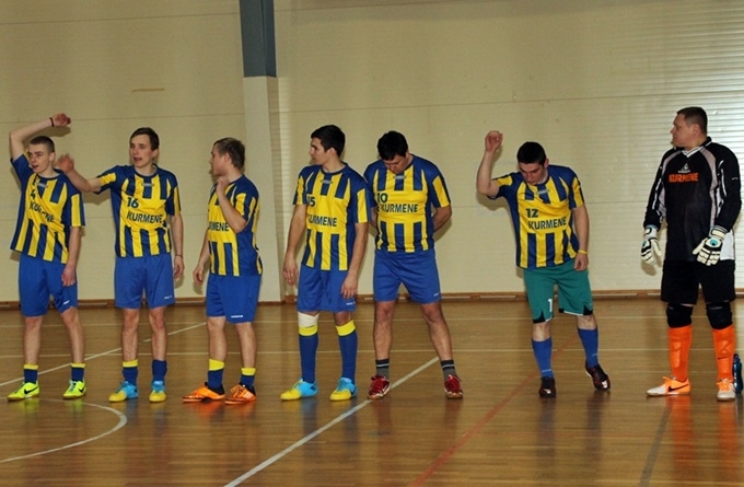 Nakts futbola turnīrs Vallē