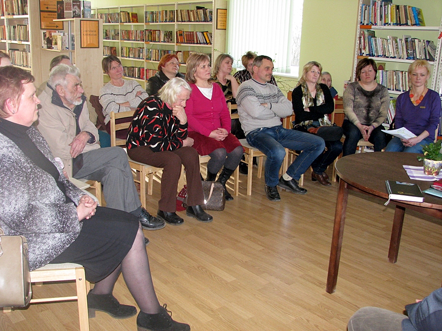 Brunaviešus uztrauc ceļu kvalitāte un skolēnu ēdināšana