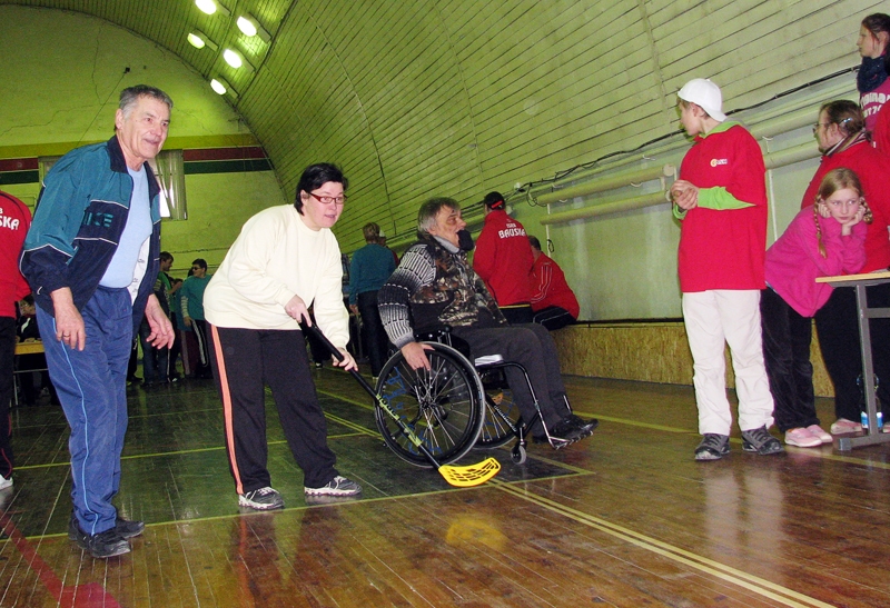 Sporto un satiekas ar labiem paziņām