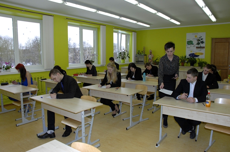 Divpadsmito klašu audzēkņiem sācies eksāmenu laiks