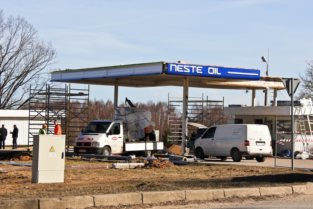 «Neste Oil» Vecumniekos atklāj jaunu degvielas uzpildes staciju