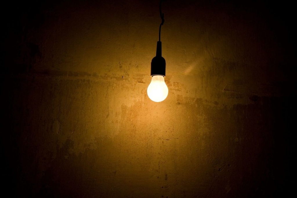 Elektrības tirgu atvērs nākamgad; līdz tam jāmaksā tāpat, kā ierasts