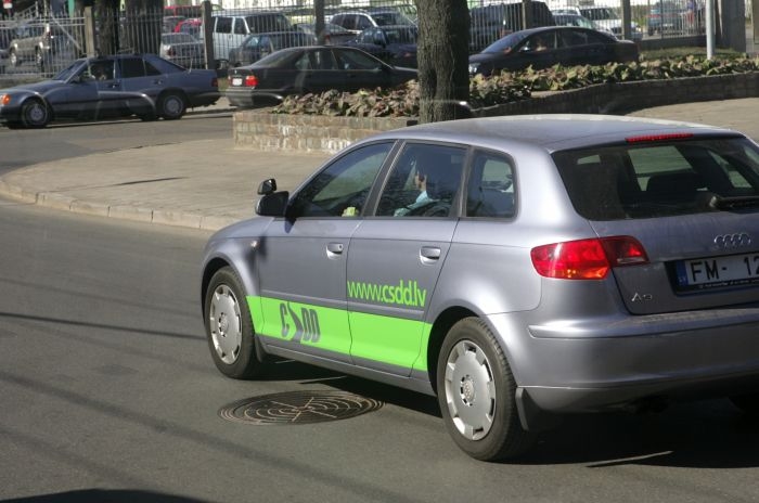 CSDD pagarinās autovadītāju eksāmena laiku