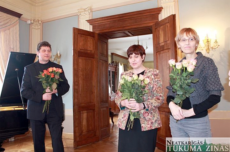 Baušķeniekiem – «Zelta ābele 2013»