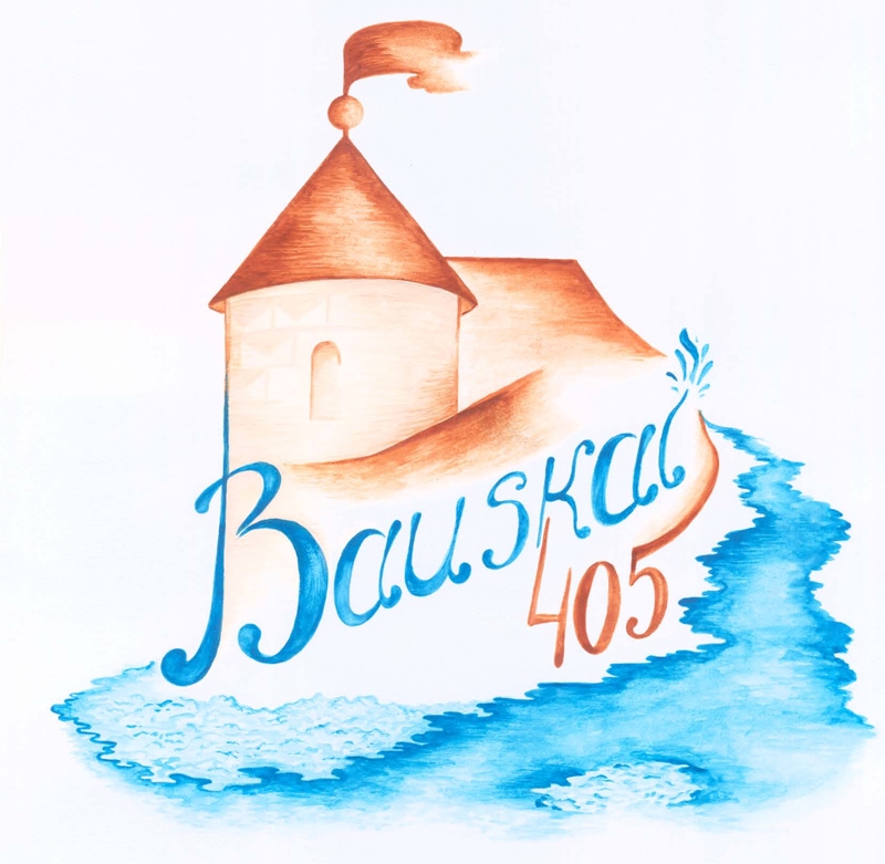 Bauskas jubilejas logo skatāma pils un upe