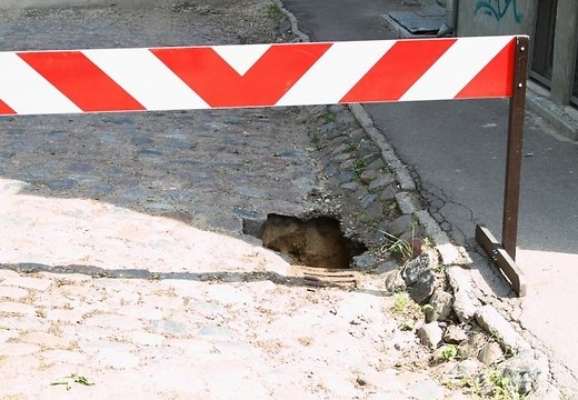 Turpinās remontēt Bauskas ielas