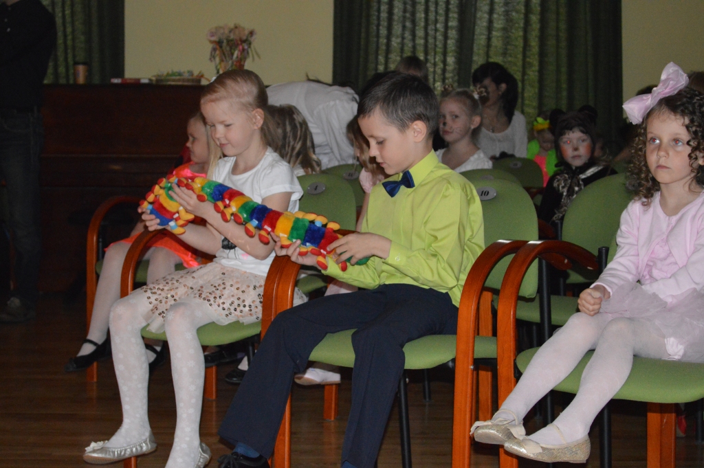 FOTO: Mirkļi Iecavas mazo dziedātāju konkursā «Cālis 2014»