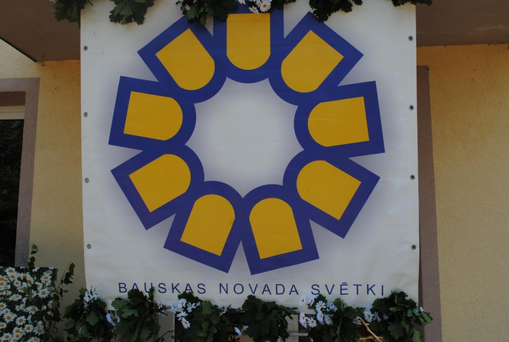 Piešķir pašvaldības apbalvojumus