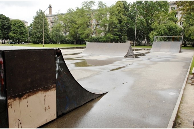 Jaunieši iegūst naudu skeitparkam