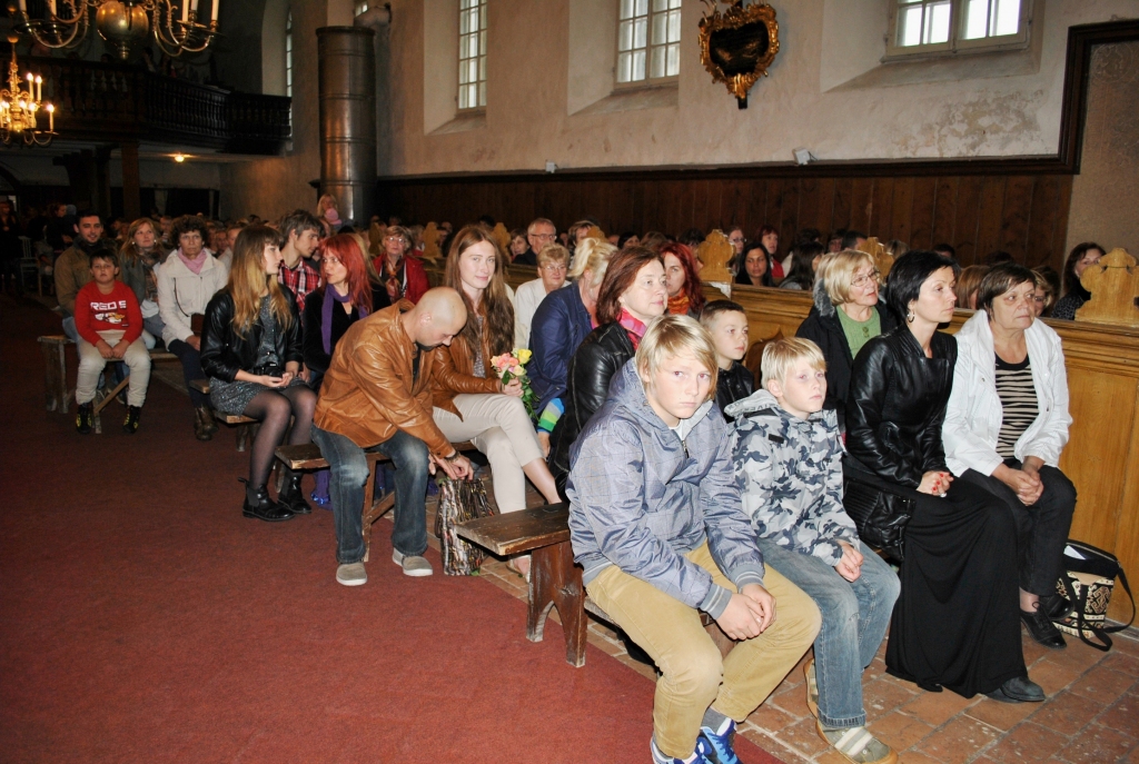 FOTO: Renārs Kaupers un Kaspars Zemītis koncertē Bauskas luterāņu baznīcā