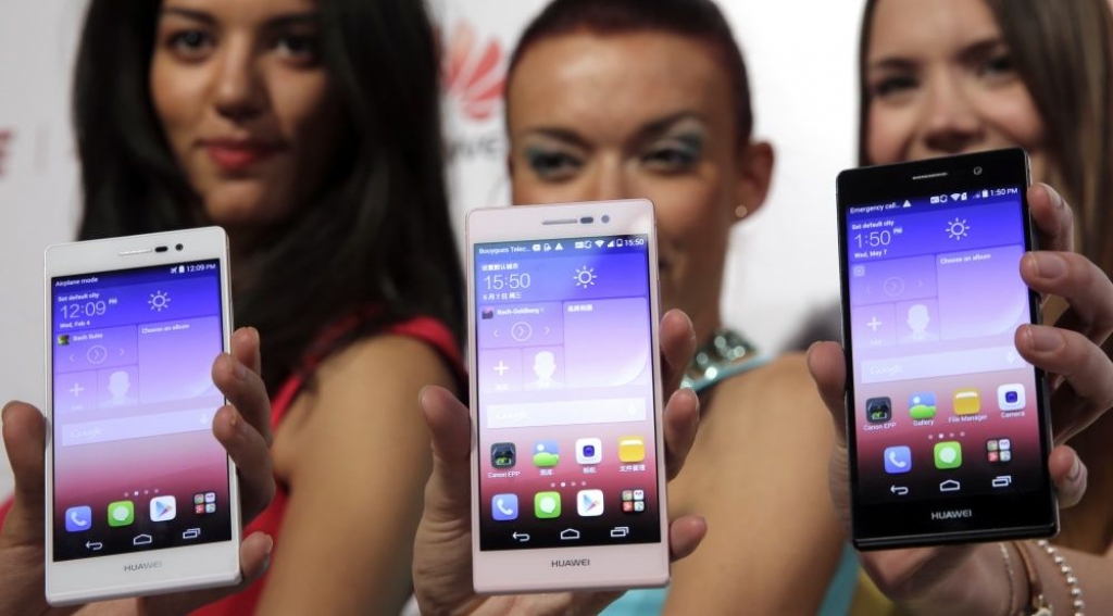 Huawei Ascend P7: Plānais
uzbiezējis