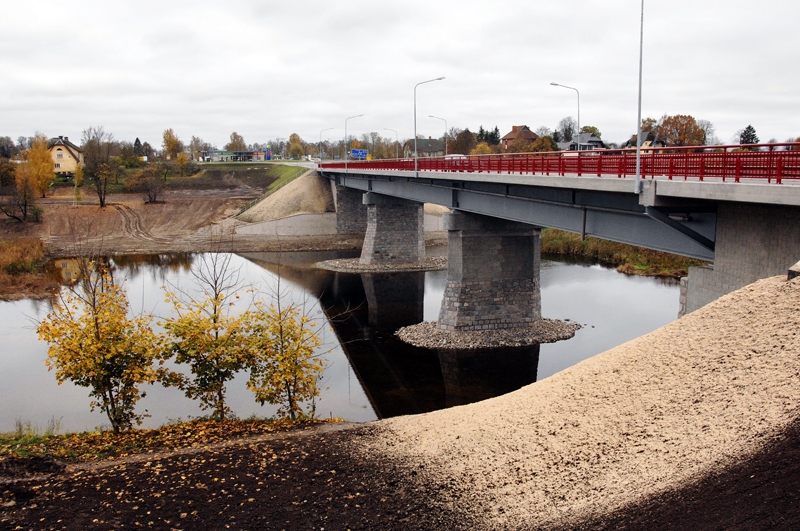 Jauno tiltu Bauskā ieskandinās tauru skaņas