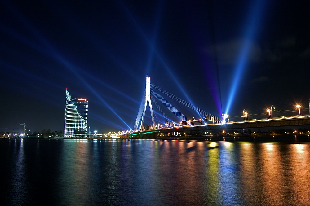 Turpinās gaismas festivāls „Staro Rīga 2014”