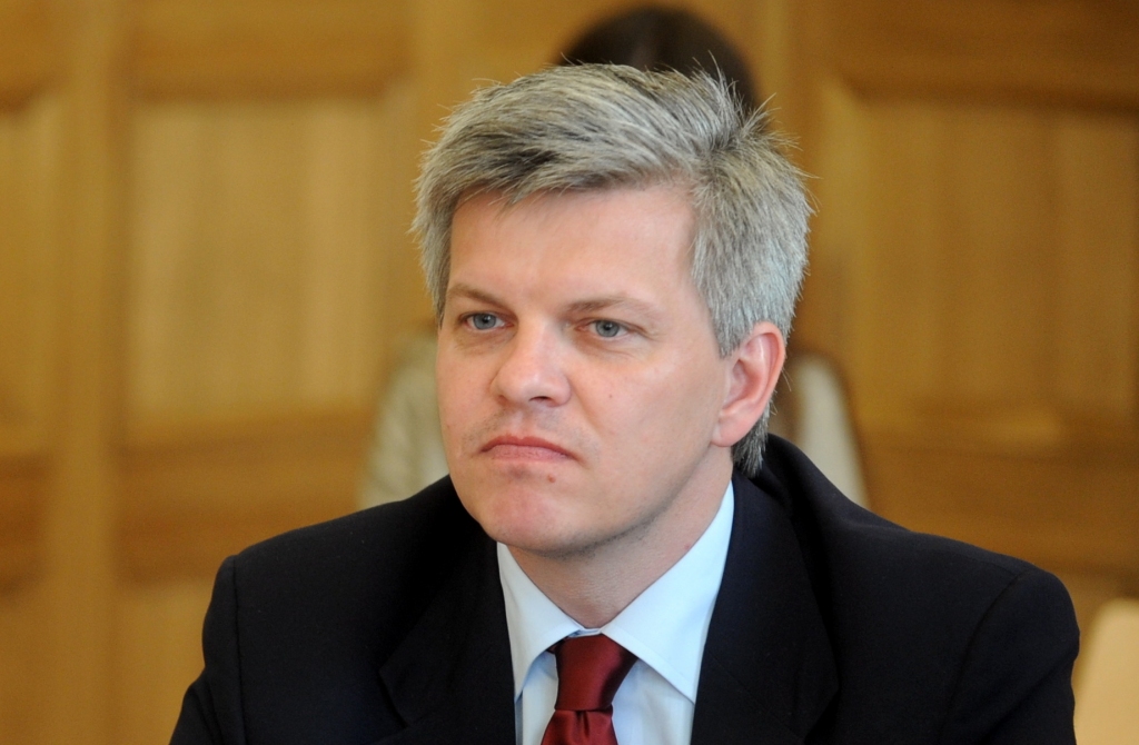 Par braukšanu dzērumā pieķertais Spolītis uz "pārdomu laiku" aptur darbību Vienotībā