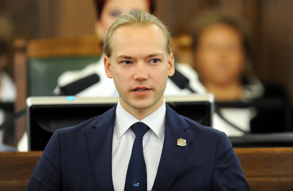 Ticēja Zalteram, atbalsta Āboltiņu. Saruna ar bijušo deputātu Junkuru