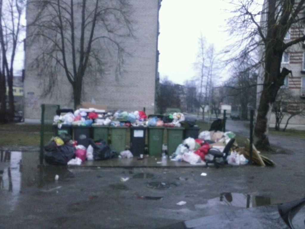 Jūrmalnieki sūdzas - atkritumu apsaimniekotājs nepilda pienākumus