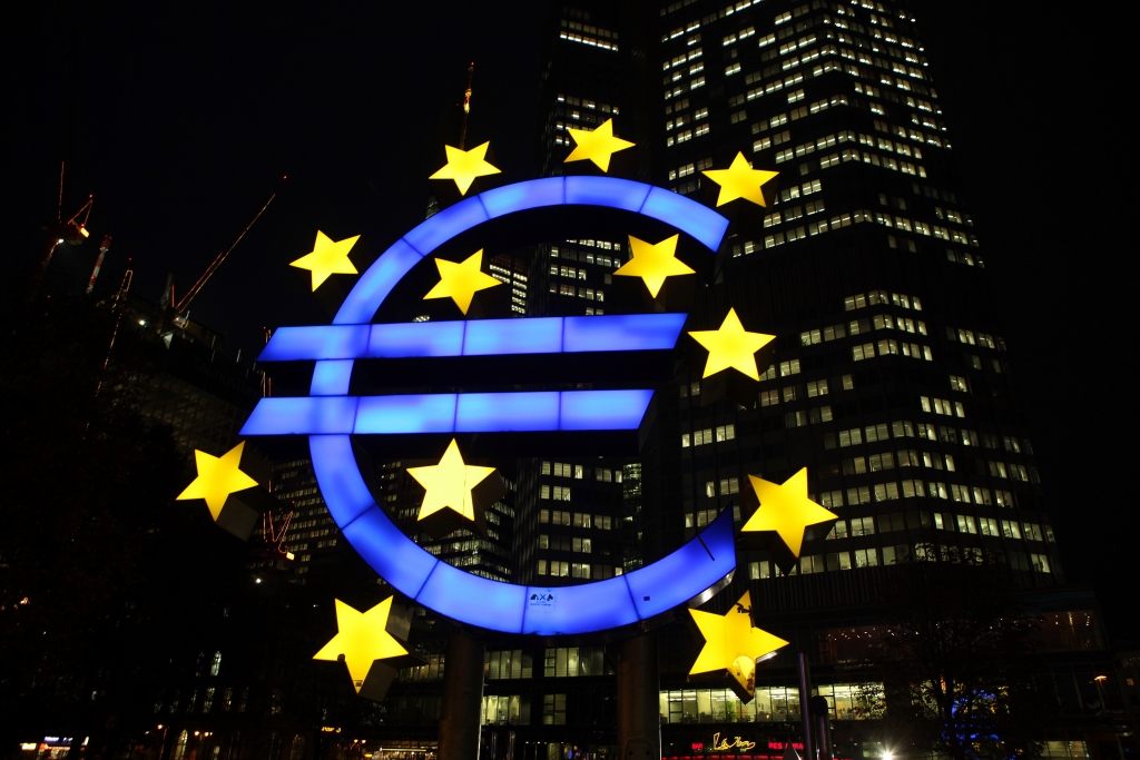 Eiropas Centrālā banka katru mēnesi iegādāsies obligācijas 60 miljardu eiro vērtībā
