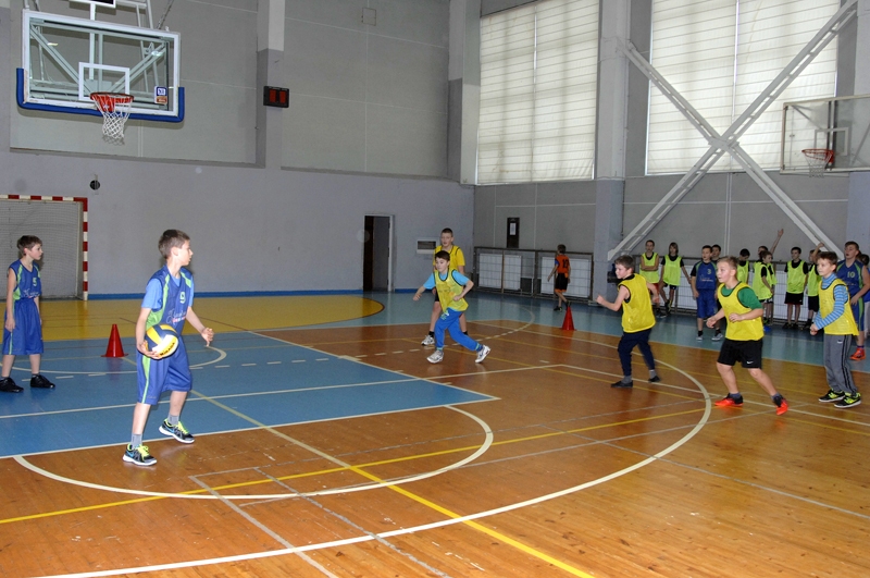 Tautas bumbas spēlē sacenšas Bauskas un Rundāles novada skolēni