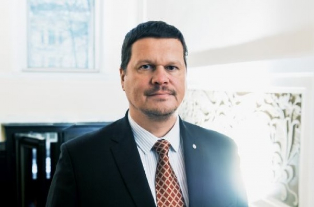 Intervija ar Gerhardu: Cik arbūzu vienlaikus var noturēt rokās?