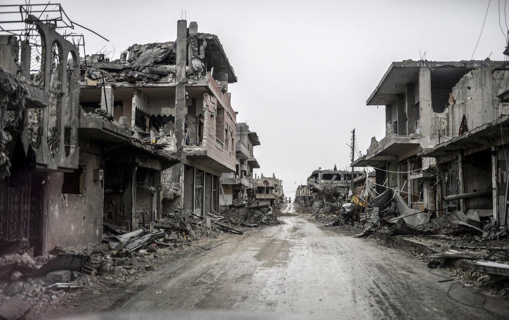 FOTO: Islāma valsts padzīta, bet Kobane guļ gruvešos