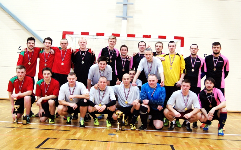 Nakts turnīrs futbolā Vallē beidzas ap sešiem rītā