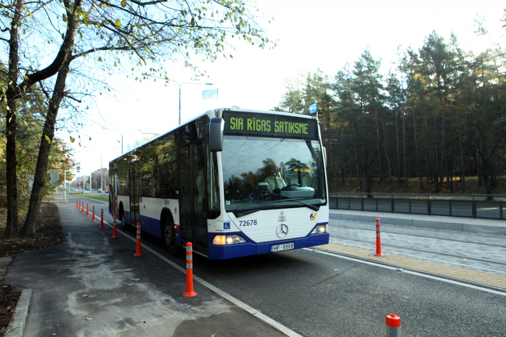 Papildināts - Vecmīlgrāvī, iespējams, šauts pa 29.maršruta autobusu