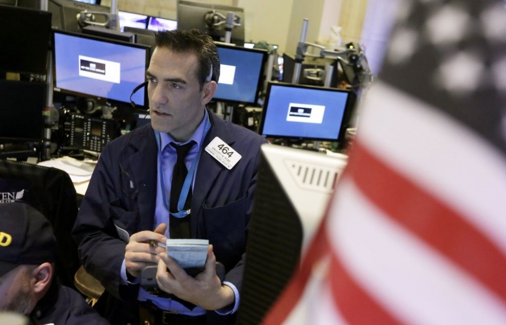 Investors: Dolārs apēdīs peļņu