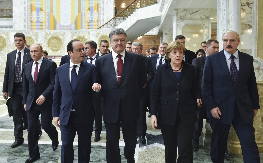 papildināts (13:40) - Putins paziņo par pamieru un uguns pārtraukšanu Austrumukrainā naktī uz svētdienu