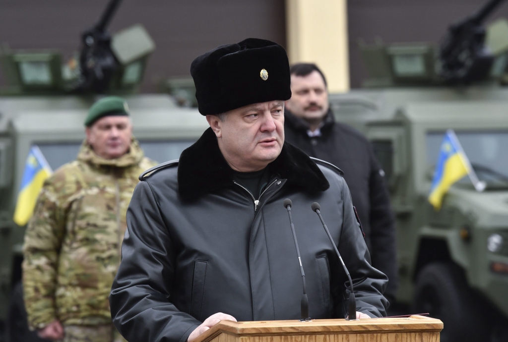 Porošenko devis pavēli kopš pusnakts pārtraukt uguni