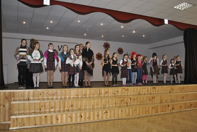 FOTO: Izdzīvo Masļeņicas tradīcijas