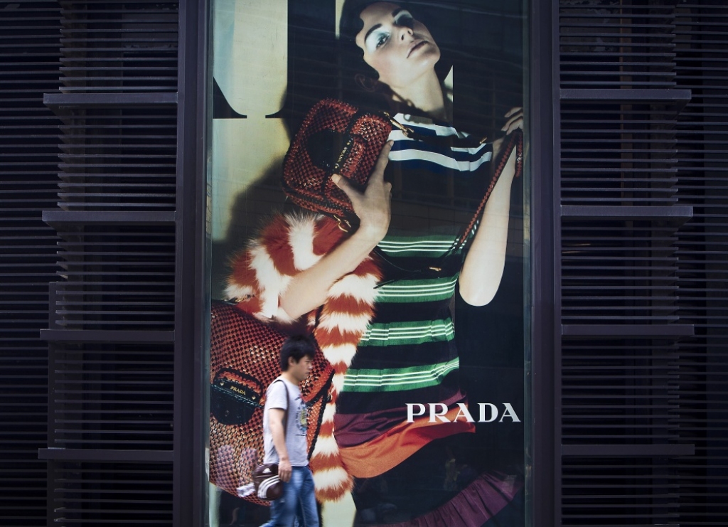 Ķīnietes aizvien Pradas brunčos
