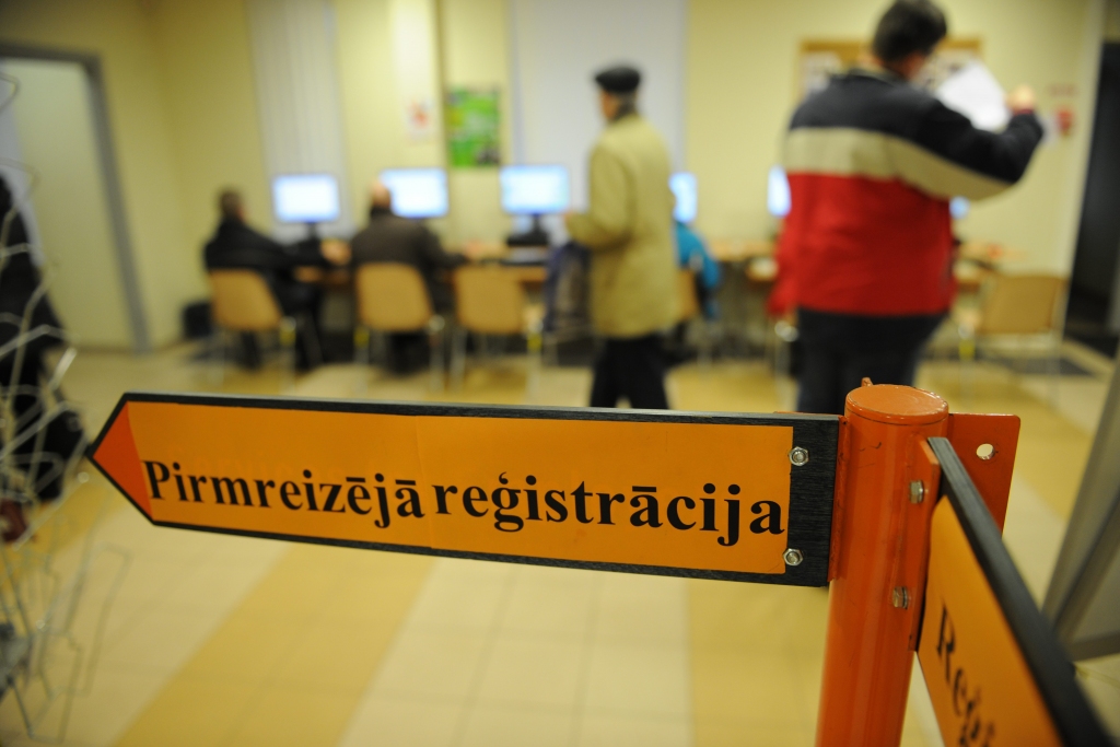 Iemaksas traucē bezdarbnieka pabalstam