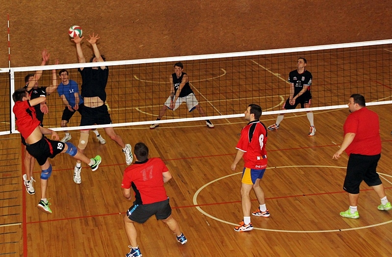 FOTO: Vecumnieku novada atklātā volejbola čempionāta fināls