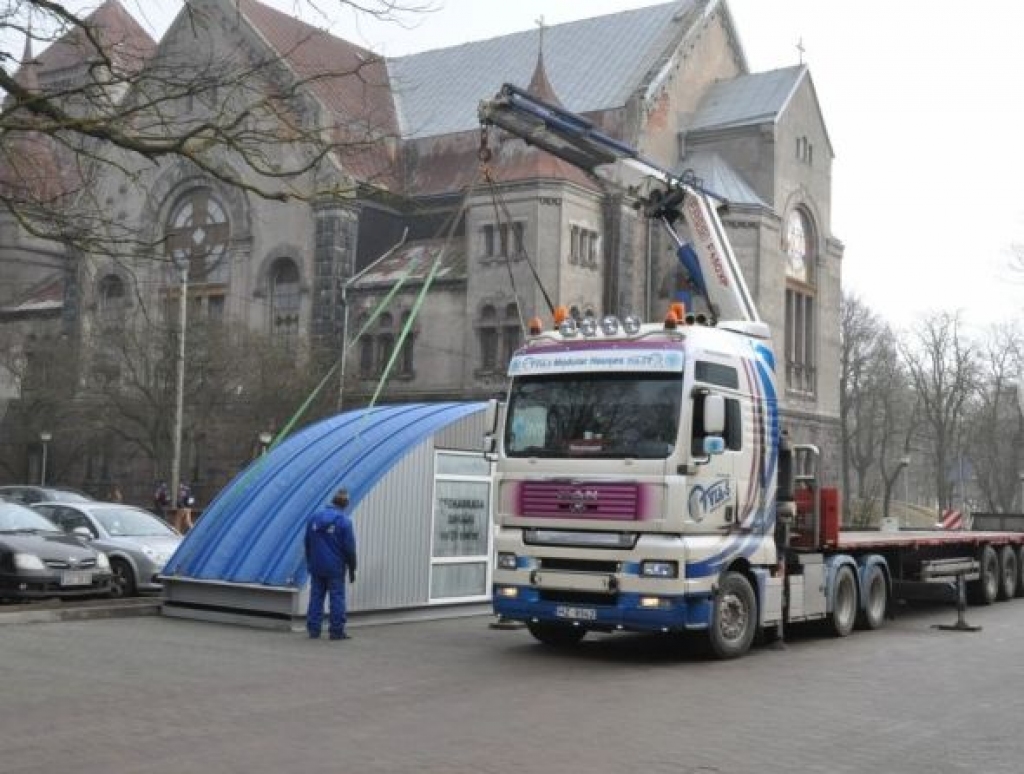 Gatavojas izstādei Ražots Liepājā - fotogrāfijās