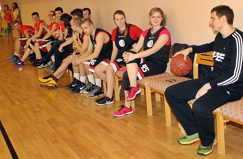 FOTO: Bauskas 2. vidusskolas renovētās sporta zāles atklāšana