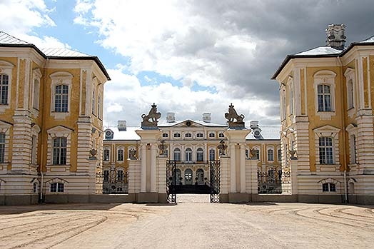 Rundāles pils apmeklētāji aicināti piedalīties orientēšanās spēlē