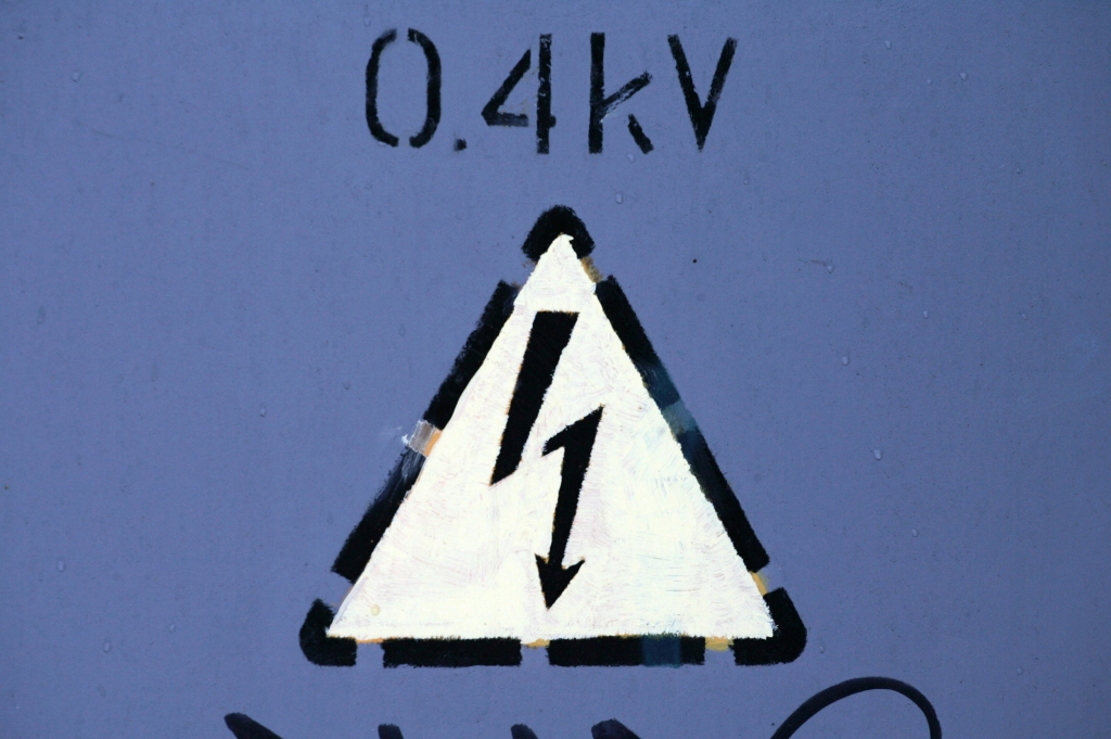 Ieteikumi kā bērnus pasargāt no elektrotraumām