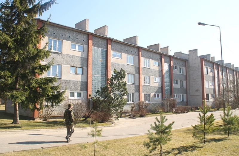 Mājas iedzīvotāji Bauskā no siltināšanas atsakās