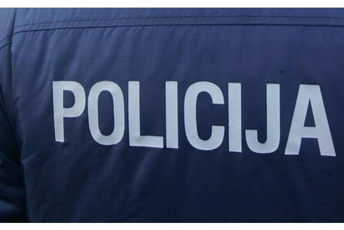 Piedzēries šoferis brauc bez dokumentiem