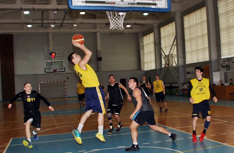 FOTO: Noslēdzies Bauskas novada čempionāts basketbolā