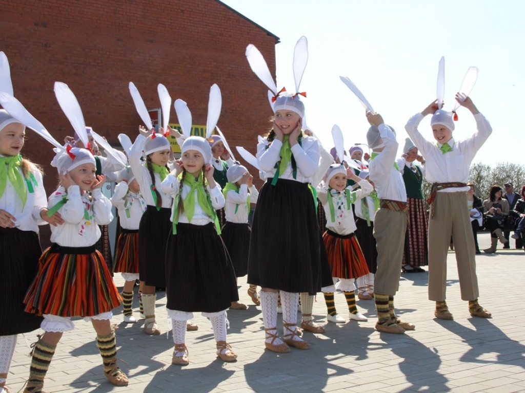 Lieldienu sagaidīšana Rundāles mājtirgū