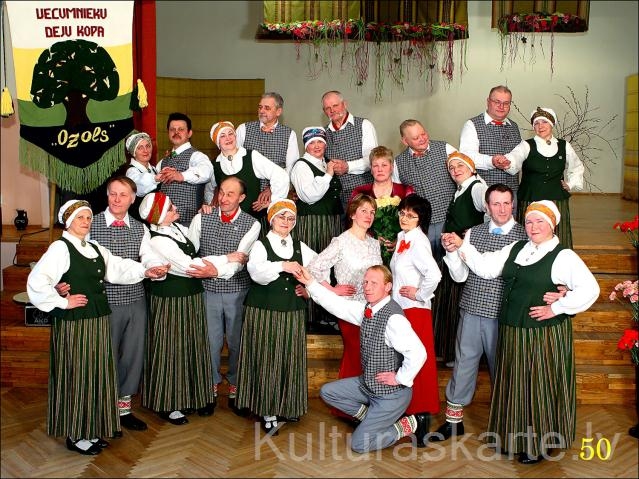 Senioru deju kolektīva «Ozols» 55 gadu jubilejas koncerts Vecumniekos