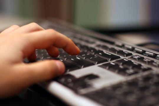 Rīko semināru par elektroniskās sistēmas lietošanu