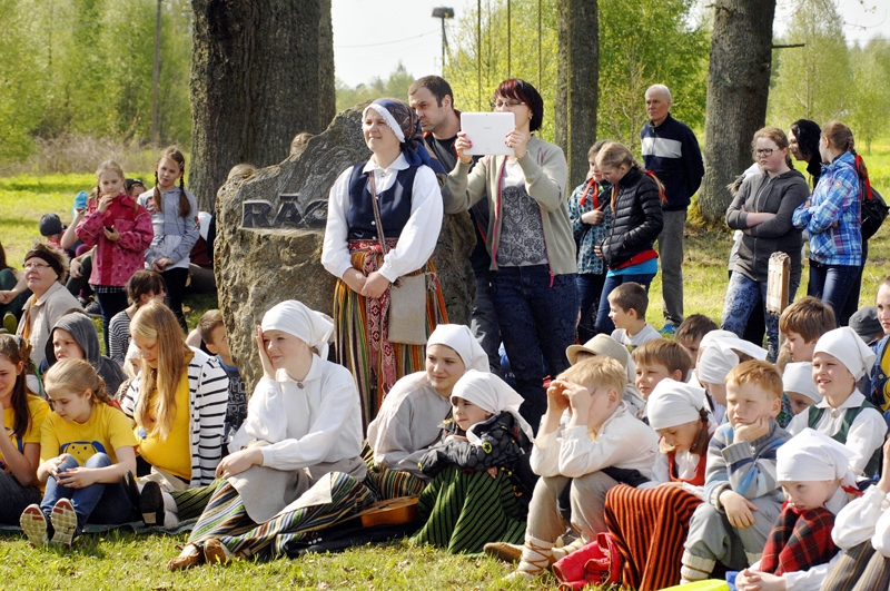 «Billītēs» sadziedas ap 500 jauno folkloristu no Zemgales, Rīgas un Vidzemes