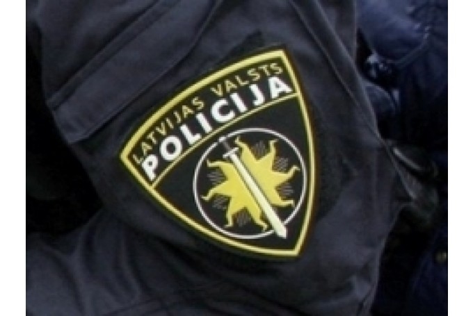 Piedāvā policistam 50 eiro