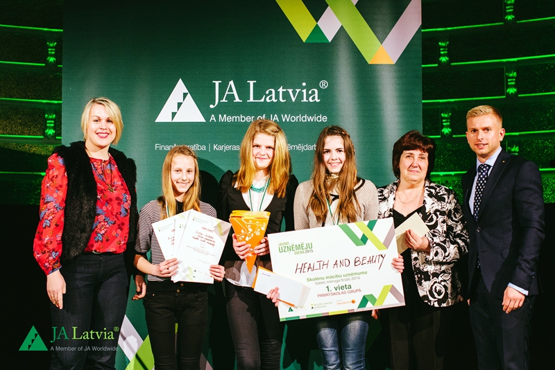 Īslīciešiem labākā mācību firma pamatskolu grupā