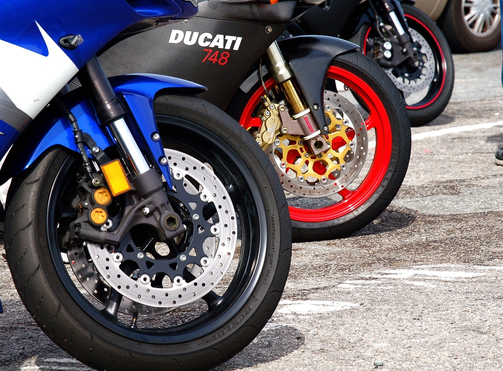 Ceļu satiksmes negadījumos cietuši vairāki motociklisti